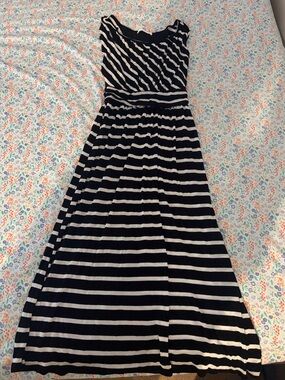 Women's black and White Striped Maxi Dress